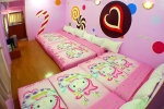 401 Pink 糖果屋十人雙衛浴雙冷氣套房：平日3500元、假日4000元